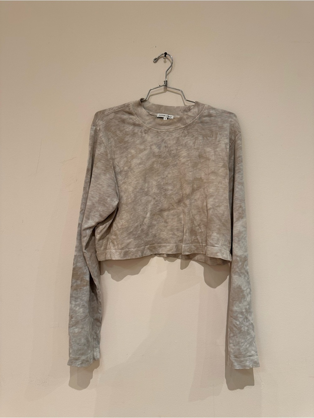 Cotton Citizen Cropped Crewneck Sweatshirt in Taupe Tie-Dye